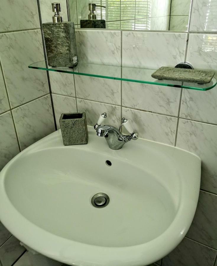 Villa Watamu Тшенсач Экстерьер фото